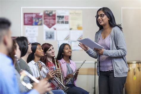 how long does it take to become a music teacher? Exploring the Varied Paths to Musical Instruction